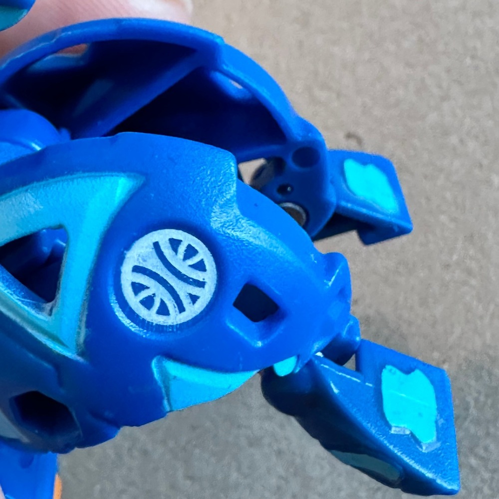 Bakugan Armored Alliance Aquos Trox x Nobillious Fusion 700 B-Power Blue Figure - Picture 6 of 8